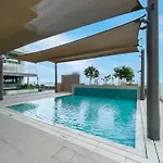 Exclusive 1Br With Private Beach Access