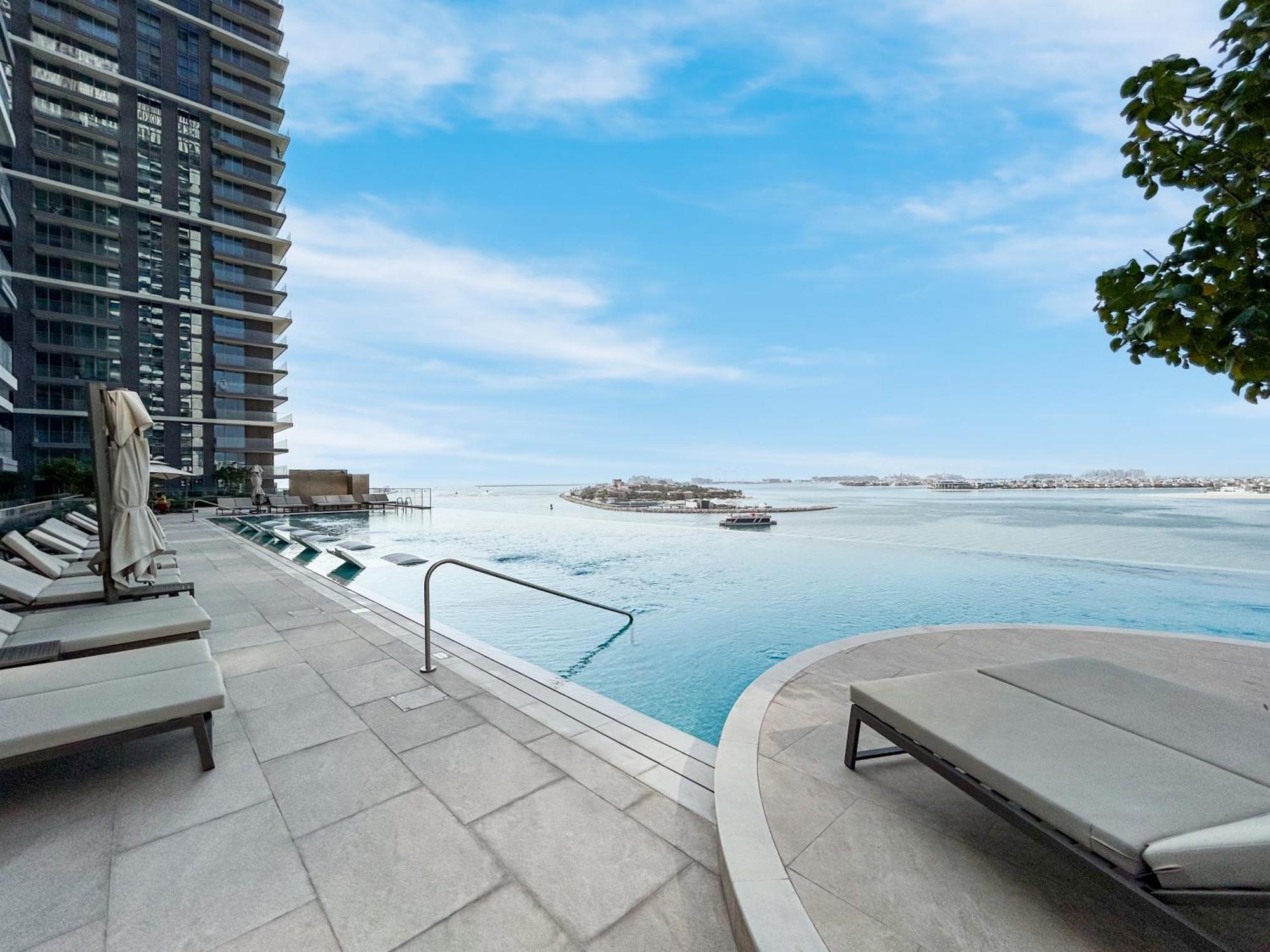 Exclusive 1br With Private Access Apartment Dubai