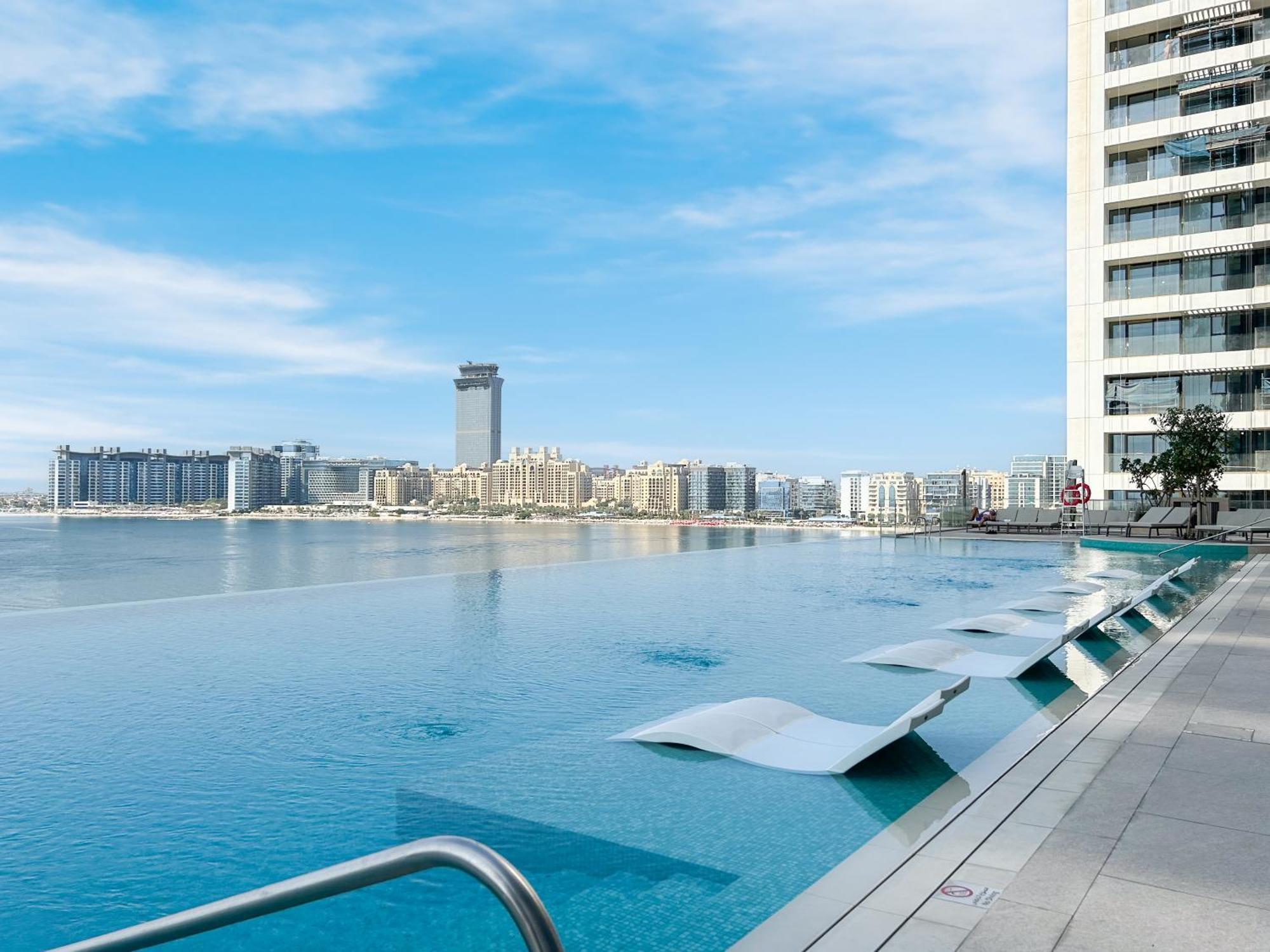 Exclusive 1br With Private Access Dubai