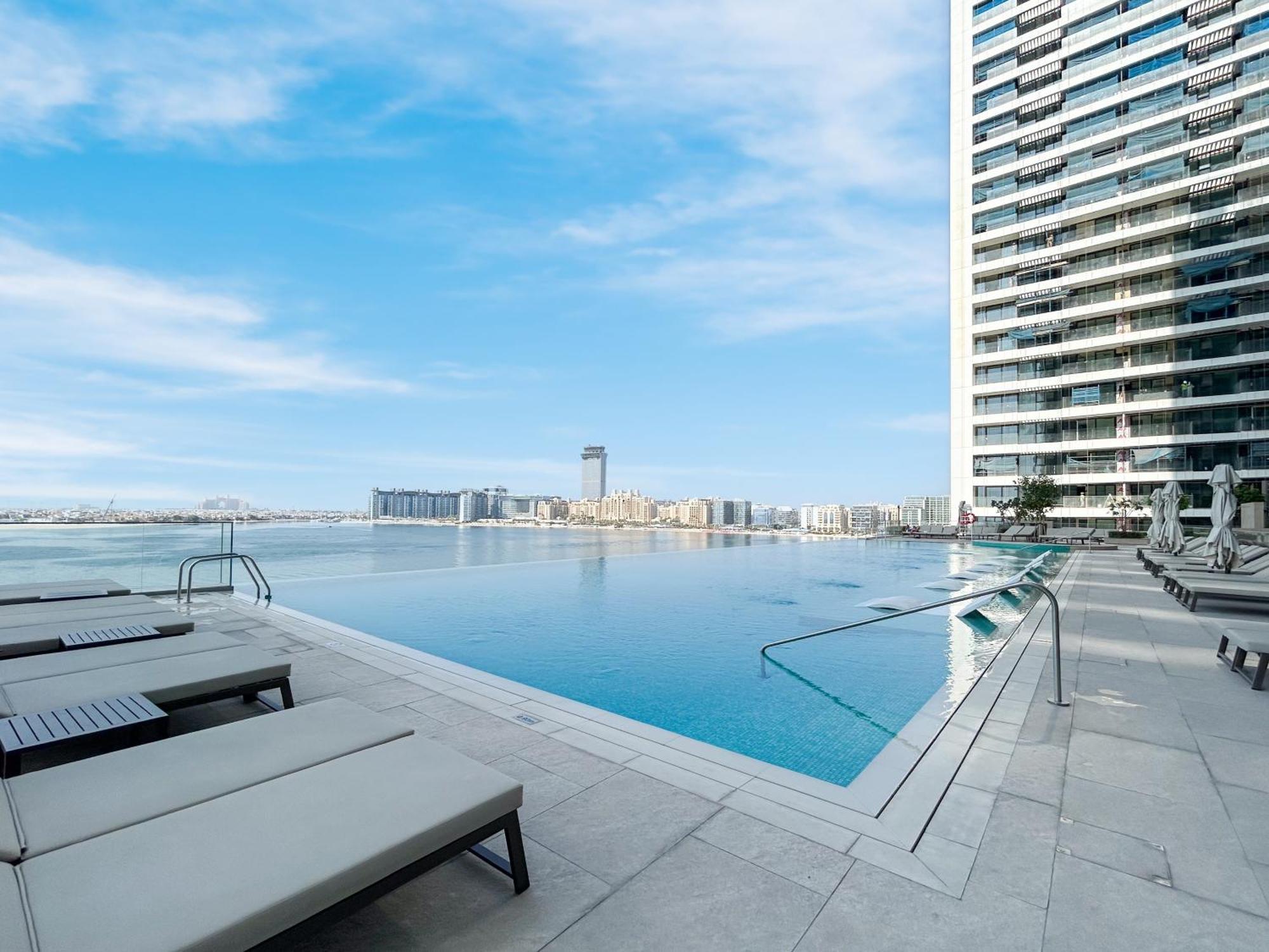 Exclusive 1br With Private Access Apartment *